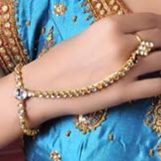 FR907568_display - Bijuterii indiene