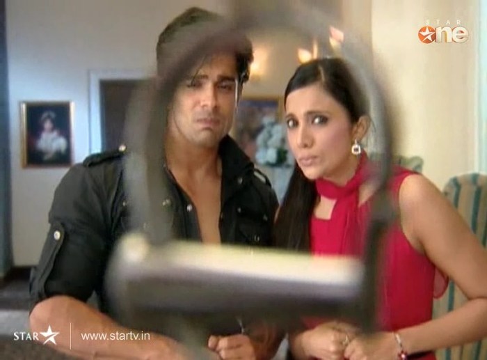 KTBzE - DILL MILL GAYYE KaSh as ArSh Hotel Lobby Scene Capz