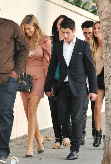 Nick-Jonas-2011-nick-jonas-23313278-1357-2000 - Nick and Delta Dunarii