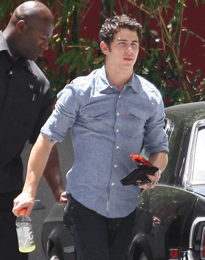 Nick-Jonas-2011-nick-jonas-23246418-680-861 - Car XD