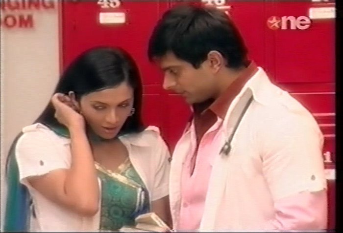 JQzqq - DILL MILL GAYYE AR Locker Scenes Kapz