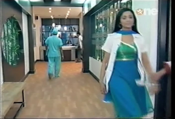 dUmB8 - DILL MILL GAYYE AR Fire Escape Scene Kapz