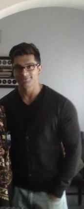 hom13 - Karan Singh Grover at his home January 17 2011