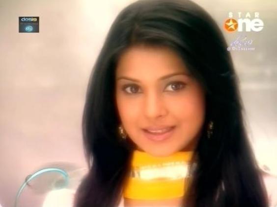 dr-ridhdhma-wallpaper - Jennifer Winget