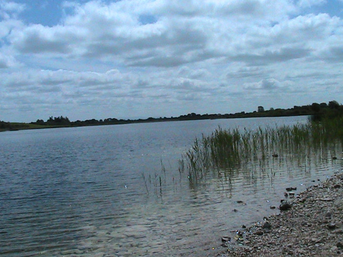 UN LAC....... - APE SI CASTELE VECHI