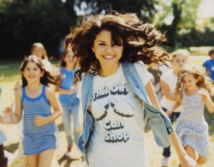 1 - Selena Gomez-sedinta foto 2