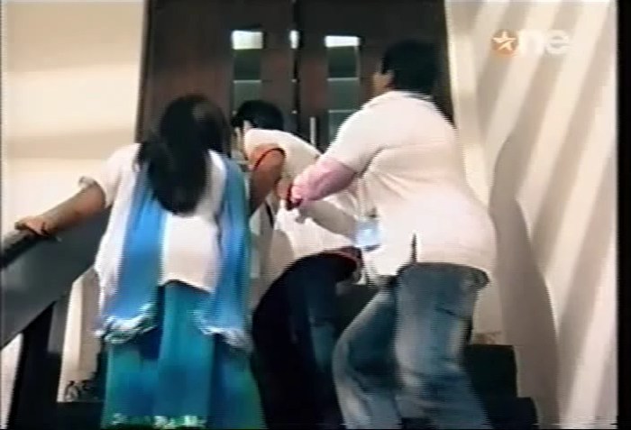 YnaAn - DILL MILL GAYYE AR Fire Escape Scene Kapz