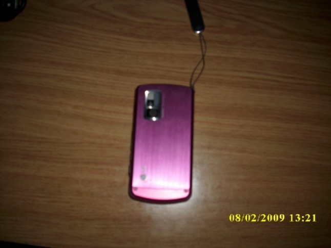 lg_shinepink_8333 - ce telefon var placea