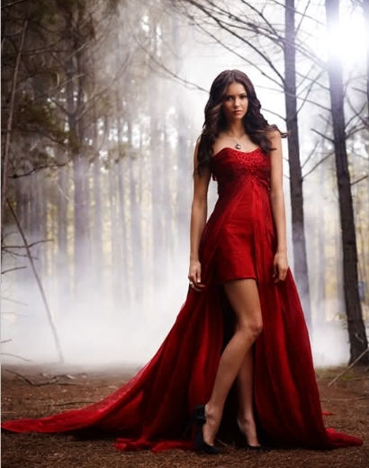 nina-dobrev-the-vampire-diaries-blog-vedete - THE VAMPIRE DIARIES