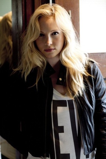 New-Nylon-Photoshoot-Outtakes-candice-accola-18130820-396-594