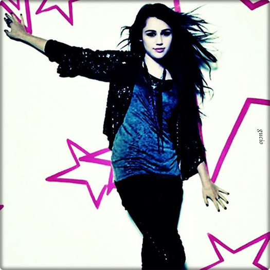 I Love Miley (11) - 0  New Glittery