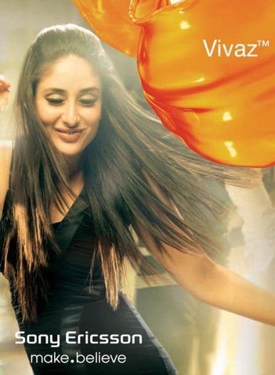 50792057 - KAREENA KAPOOR