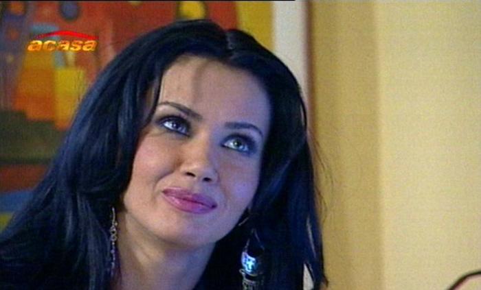 Oana Zavoranu (44)