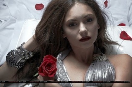1a-470x313 - album nina dobrev