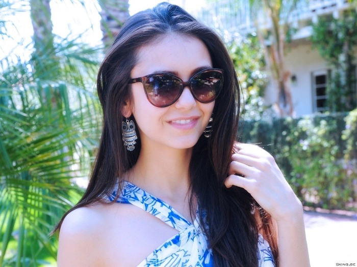 Nina-Dobrev-nina-dobrev-23149921-1152-864 - album nina dobrev