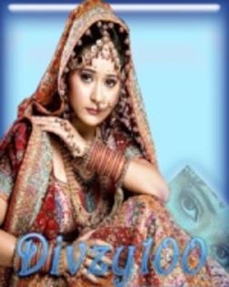 2527-15 - Sara Khan