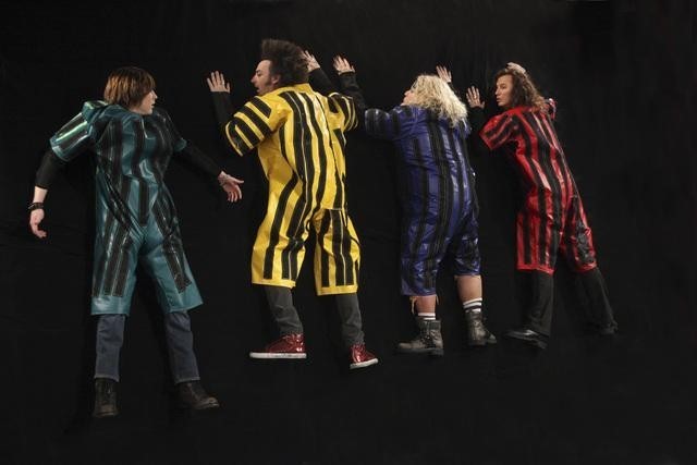 Sunt in Formatie Tripp,Ash,Burger,Derek