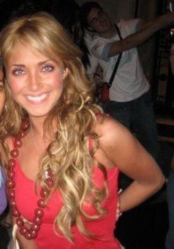 - (600) - 00Anahi una diva