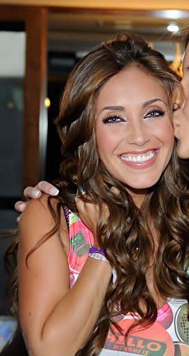 - (99) - 00Anahi una diva