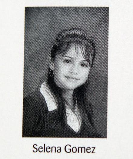 www - Selena Gomez-Poze din copilarie
