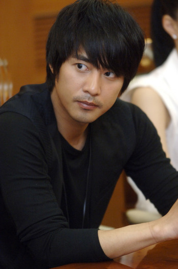 Ko Joo Won(Yijin AhShi)