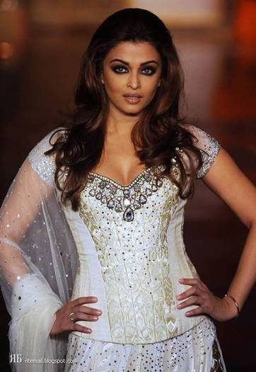 Aishwarya on Ramp - 001