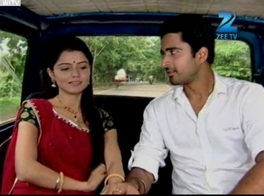268176_132776533468515_100002085074971_243238_4330910_n - radika choti bahu 2