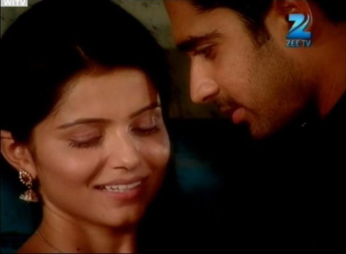 268256_133818880030947_100002085074971_249853_1853685_n - radika choti bahu 2