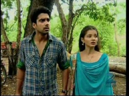 268256_134726239940211_100002085074971_252773_2144990_n - radika choti bahu 2