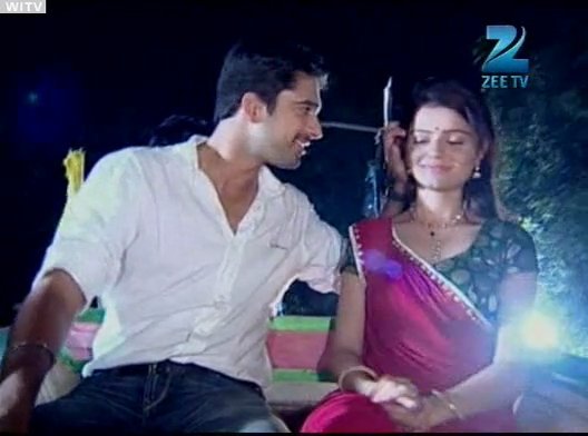 270964_132776603468508_100002085074971_243241_4841364_n - radika choti bahu 2