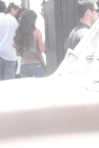 292564606 - 00Anahi en DOS HOGARES