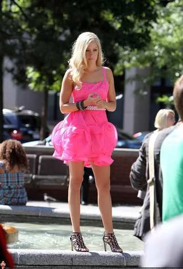 Ashley Tisdale (21) - x - Ashley Tisdale