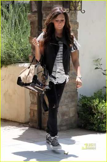 Ashley Tisdale (92) - x - Ashley Tisdale