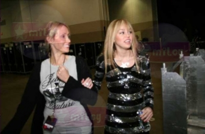 normal_006 - MileyWorld - 2007 and 2008 Best of Both Worlds - Backstage