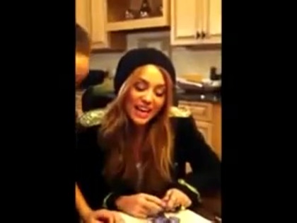 MileyWorld - Merry Christmas !!_) 042