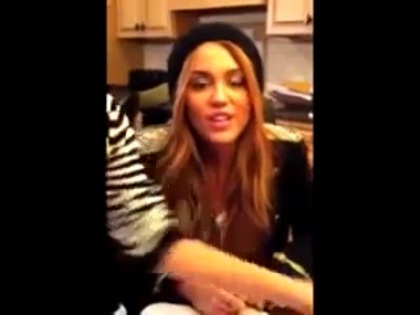 MileyWorld - Merry Christmas !!_) 223 - MileyWorld - Merry Christmas 2010 - Captures