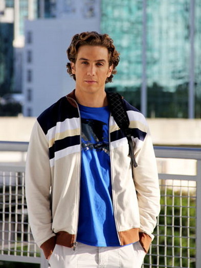 40927782_YOEYGZMEF - Eugenio Siller