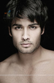 39233151_RPJIWYZWX - Vivian Dsena