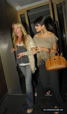 normal_selena-gomez-006 - 07-05-11  Selena Gomez leaving Nobu Restaurant in London