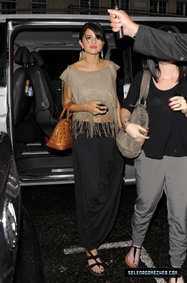 normal_selena-gomez-007 - 07-05-11  Selena Gomez leaving Nobu Restaurant in London