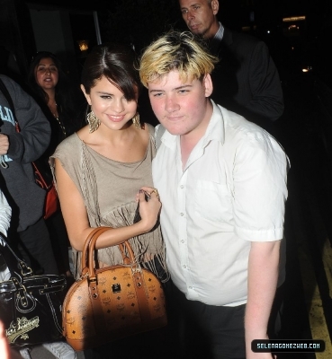 normal_selena-gomez-018