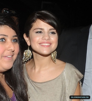 normal_selena-gomez-023