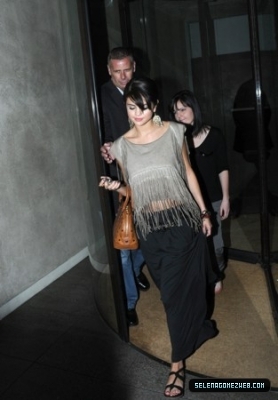 normal_selena-gomez-040 - 07-05-11  Selena Gomez leaving Nobu Restaurant in London