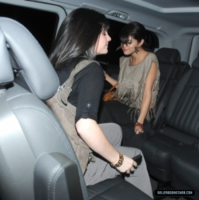 normal_selena-gomez-042 - 07-05-11  Selena Gomez leaving Nobu Restaurant in London