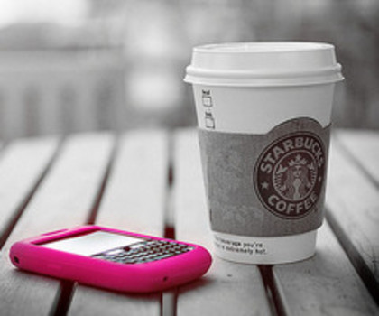 Phone Pink And StarBucks coffe - x-About Me-x