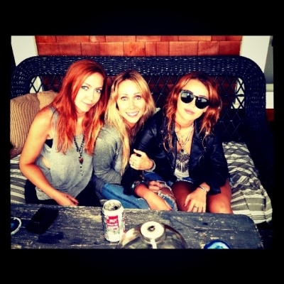 Mom & Miley's Sys:x LK - Miley new twitter Pics