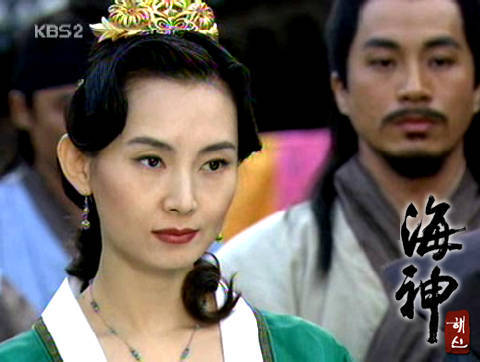 32 - Chae Si Ra