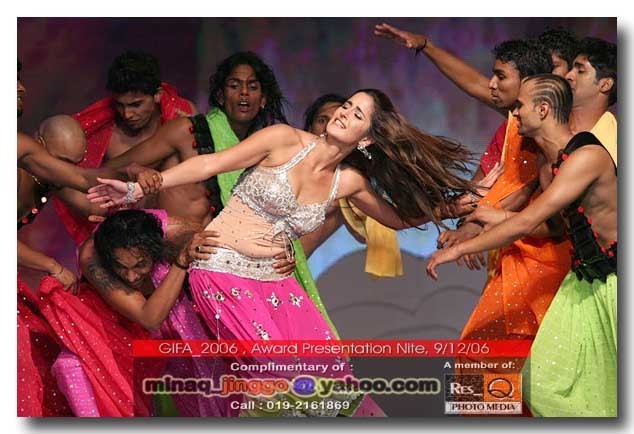 Dancing Katrina Kaif Looking Hot_2