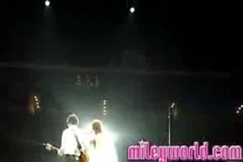 mileyWorld - Miley singing with Nick [Live] (207)