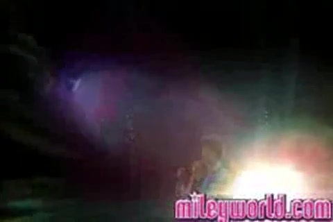 mileyWorld - Miley singing with Nick [Live] (377)